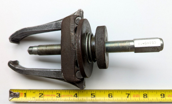 [Snap-on CG-250 Two-Jaw Gear Puller]