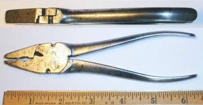 [Utica Early [No. 1000] 6 Inch Button's Pattern Pliers]